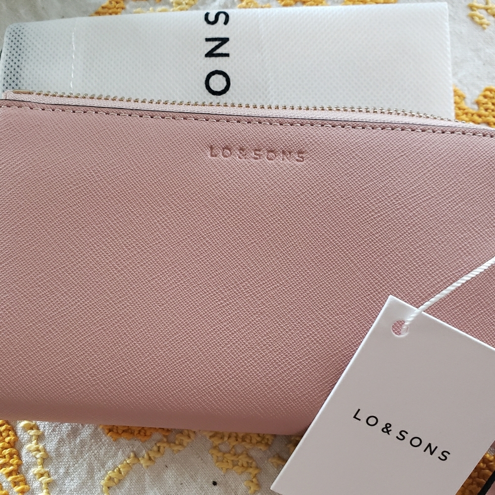 Lo & Sons leather wallet